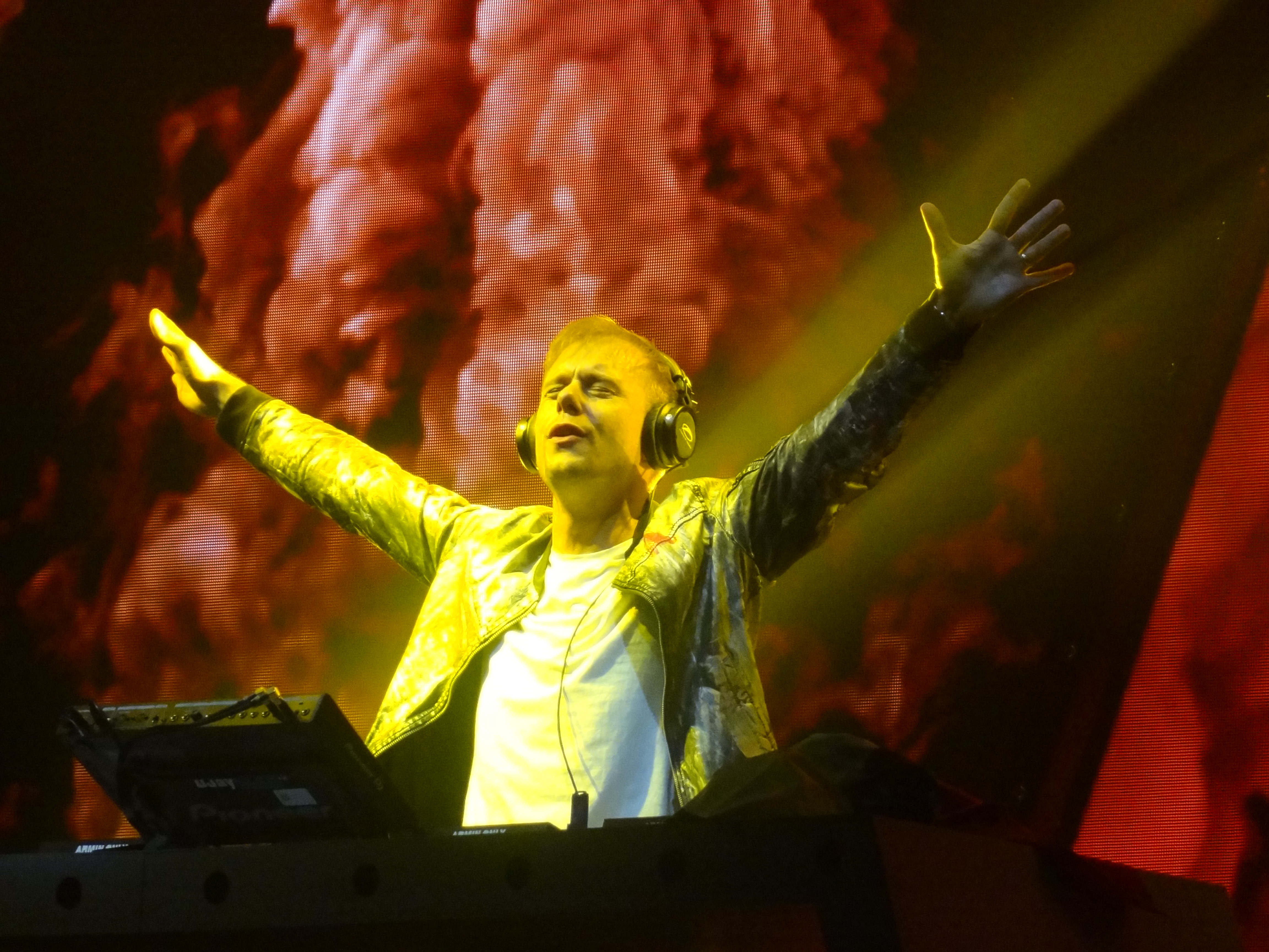 Armin Van Buuren CDM